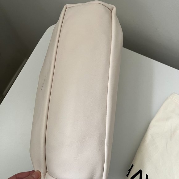 Mansur Gavriel Cloud Clutch, large size in light beige colour (NWOT) - Picture 8 of 16